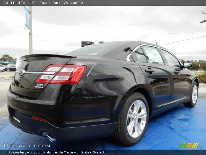 Tuxedo Black / Charcoal Black 2014 Ford Taurus SEL