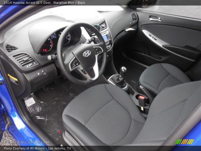 Black Interior - 2014 Accent SE 5 Door 