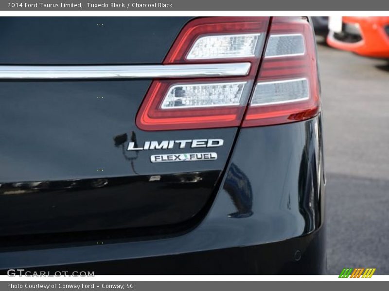 Tuxedo Black / Charcoal Black 2014 Ford Taurus Limited