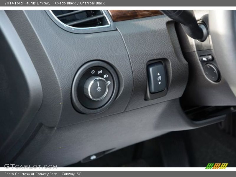 Tuxedo Black / Charcoal Black 2014 Ford Taurus Limited