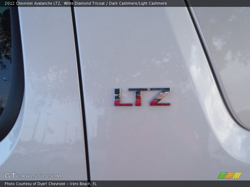 White Diamond Tricoat / Dark Cashmere/Light Cashmere 2012 Chevrolet Avalanche LTZ
