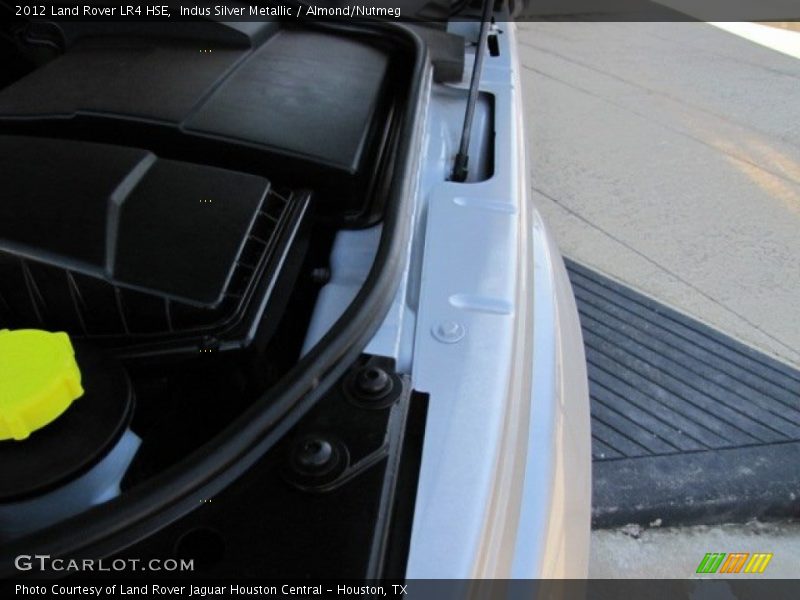 Indus Silver Metallic / Almond/Nutmeg 2012 Land Rover LR4 HSE
