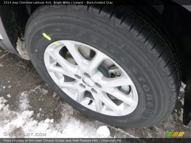 Bright White / Iceland - Black/Iceland Gray 2014 Jeep Cherokee Latitude 4x4