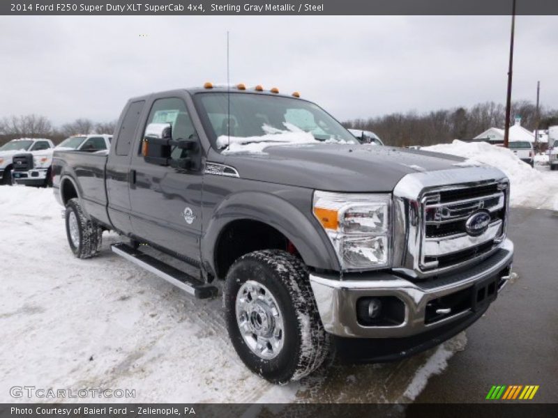Front 3/4 View of 2014 F250 Super Duty XLT SuperCab 4x4
