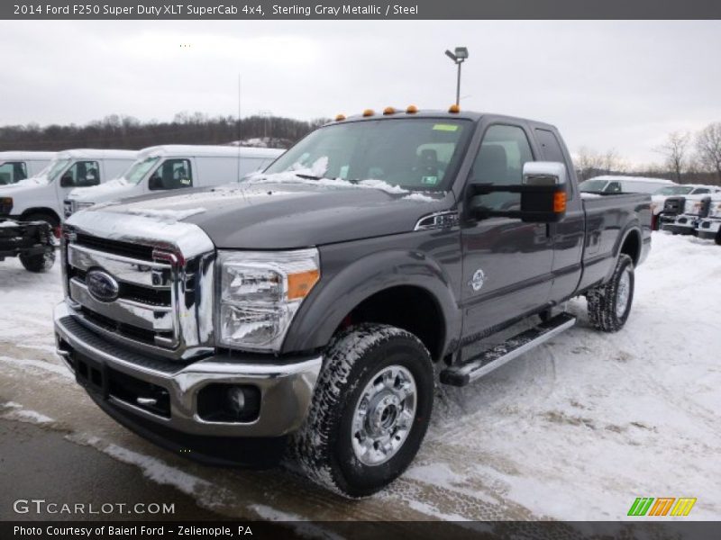 Front 3/4 View of 2014 F250 Super Duty XLT SuperCab 4x4