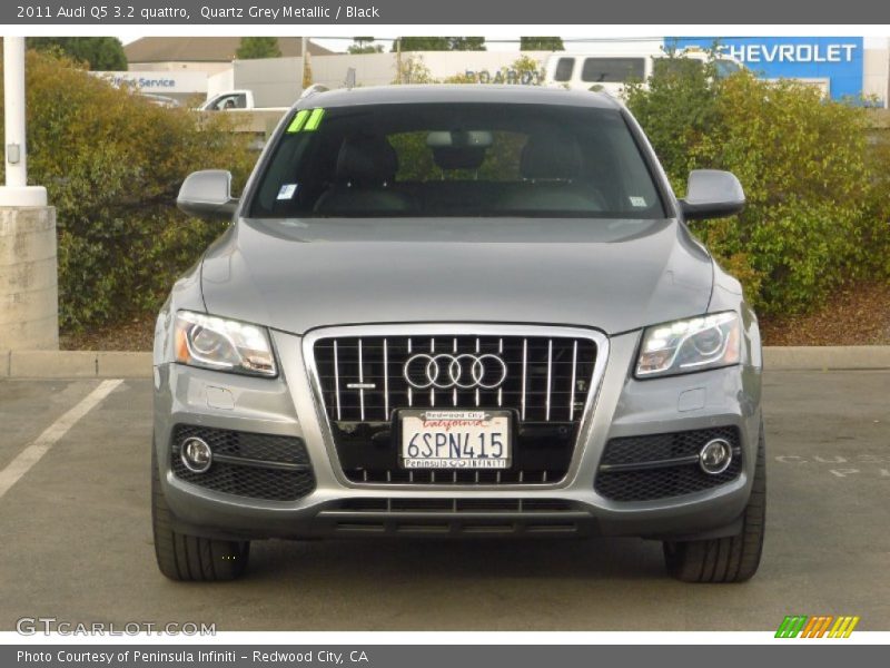 Quartz Grey Metallic / Black 2011 Audi Q5 3.2 quattro