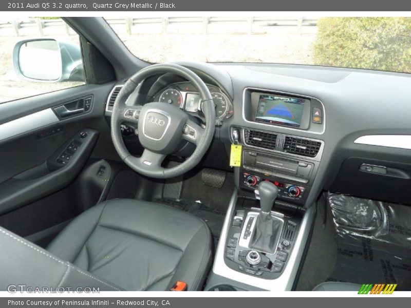 Quartz Grey Metallic / Black 2011 Audi Q5 3.2 quattro