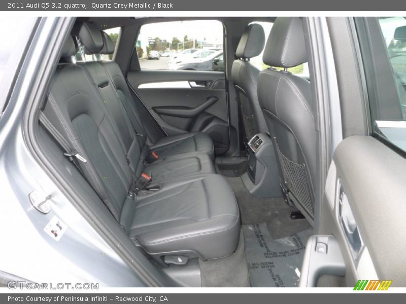 Quartz Grey Metallic / Black 2011 Audi Q5 3.2 quattro