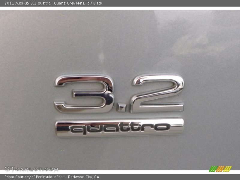 Quartz Grey Metallic / Black 2011 Audi Q5 3.2 quattro