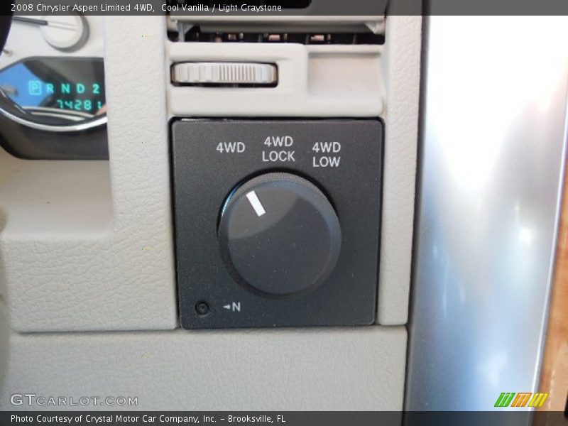 Cool Vanilla / Light Graystone 2008 Chrysler Aspen Limited 4WD