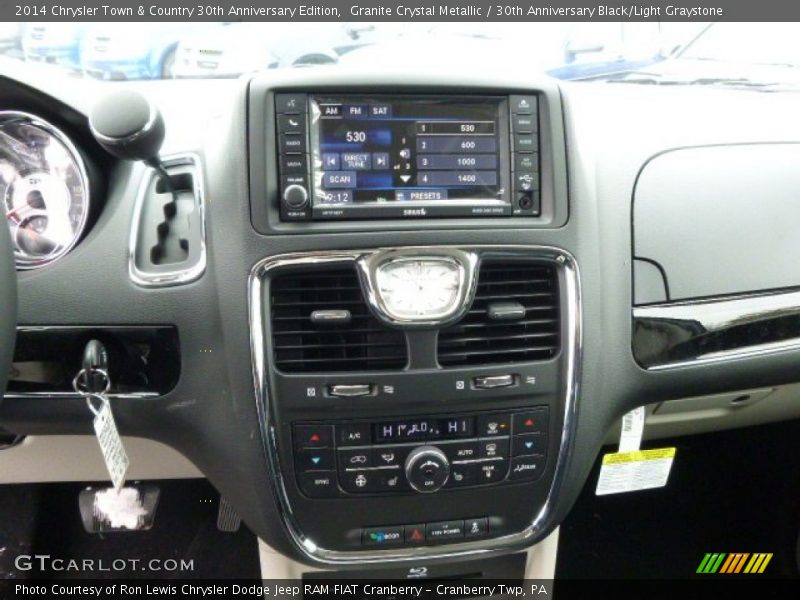 Controls of 2014 Town & Country 30th Anniversary Edition