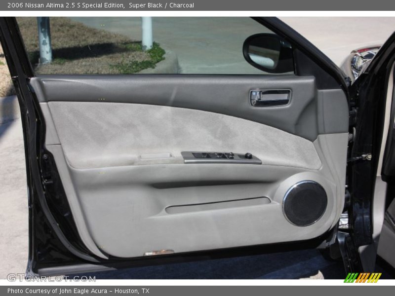 Door Panel of 2006 Altima 2.5 S Special Edition