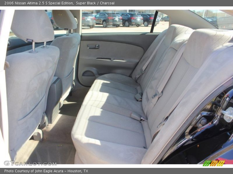 Rear Seat of 2006 Altima 2.5 S Special Edition