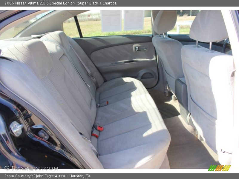 Rear Seat of 2006 Altima 2.5 S Special Edition
