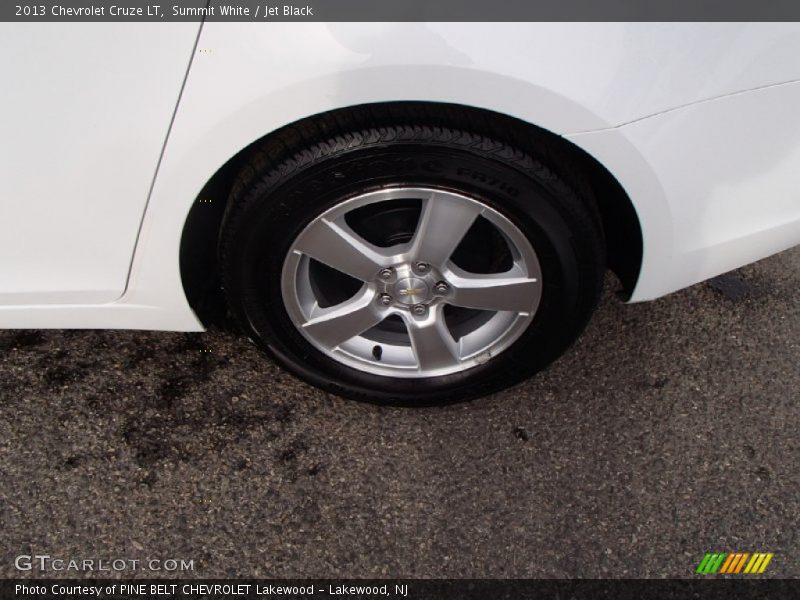 Summit White / Jet Black 2013 Chevrolet Cruze LT