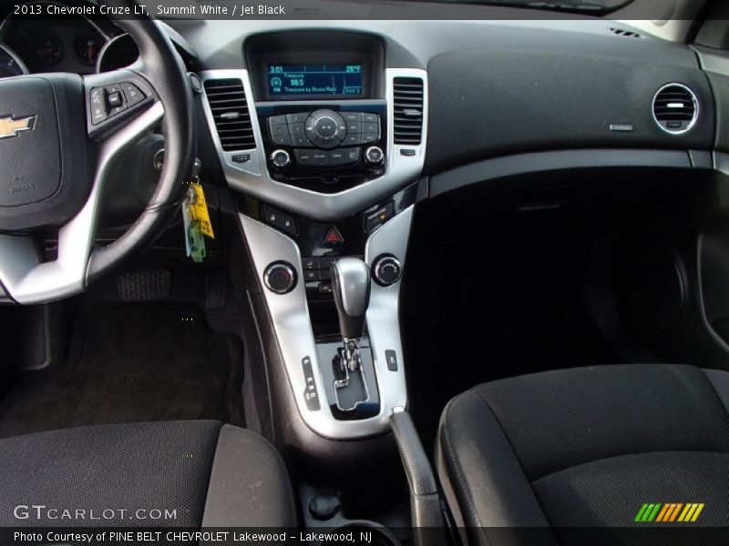 Summit White / Jet Black 2013 Chevrolet Cruze LT