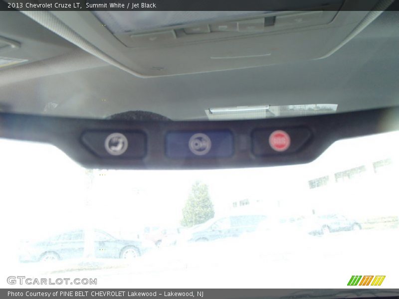 Summit White / Jet Black 2013 Chevrolet Cruze LT