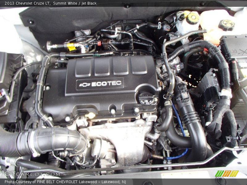 Summit White / Jet Black 2013 Chevrolet Cruze LT