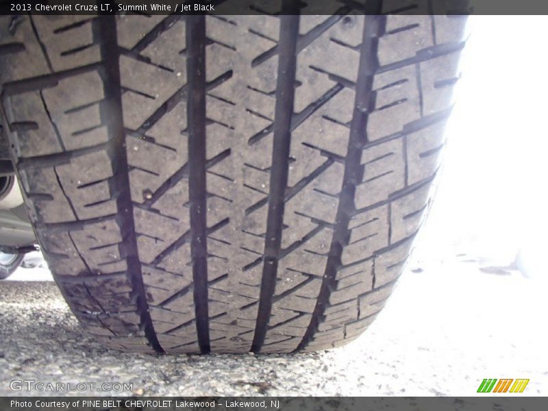 Summit White / Jet Black 2013 Chevrolet Cruze LT