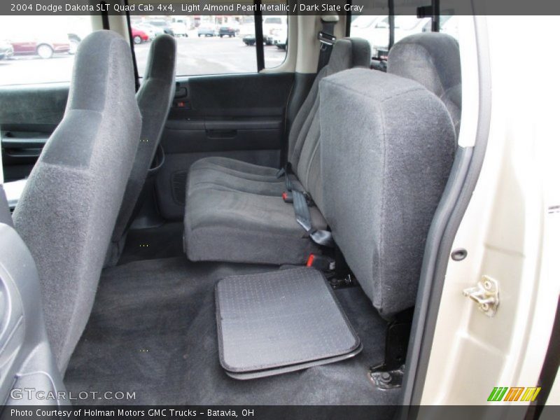 Light Almond Pearl Metallic / Dark Slate Gray 2004 Dodge Dakota SLT Quad Cab 4x4