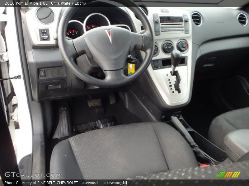 Ultra White / Ebony 2010 Pontiac Vibe 1.8L