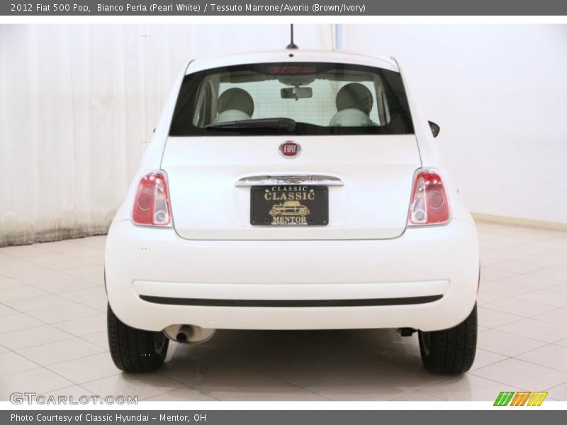Bianco Perla (Pearl White) / Tessuto Marrone/Avorio (Brown/Ivory) 2012 Fiat 500 Pop