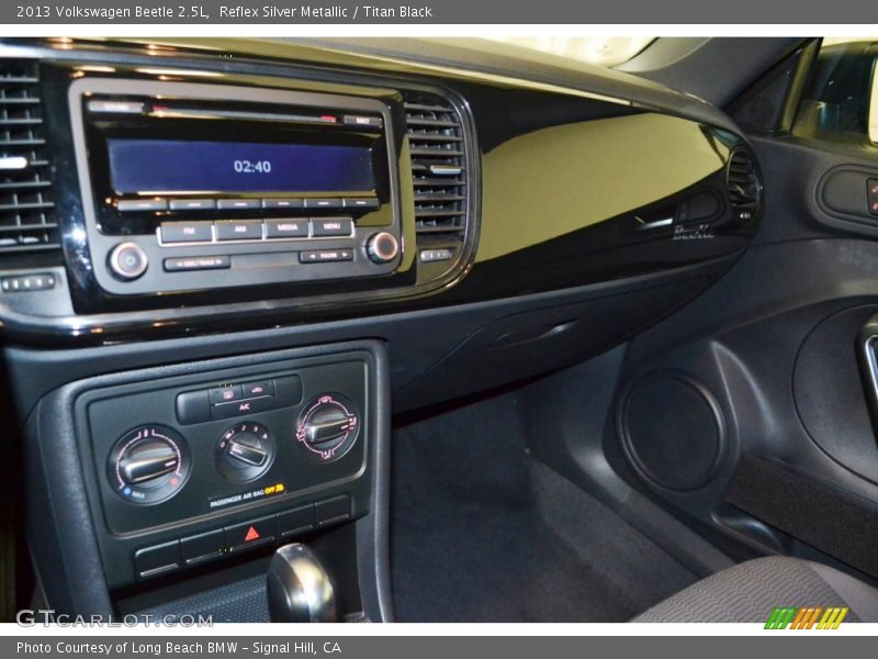 Reflex Silver Metallic / Titan Black 2013 Volkswagen Beetle 2.5L