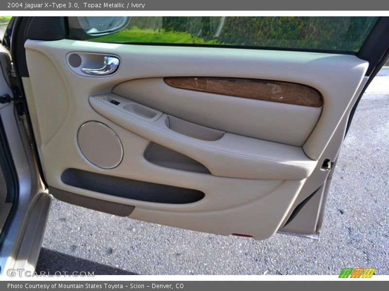 Topaz Metallic / Ivory 2004 Jaguar X-Type 3.0