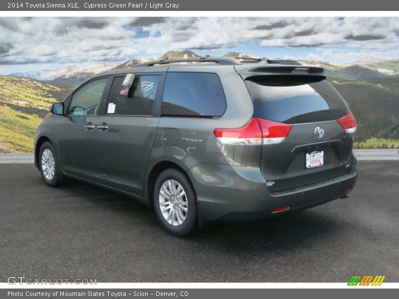 Cypress Green Pearl / Light Gray 2014 Toyota Sienna XLE