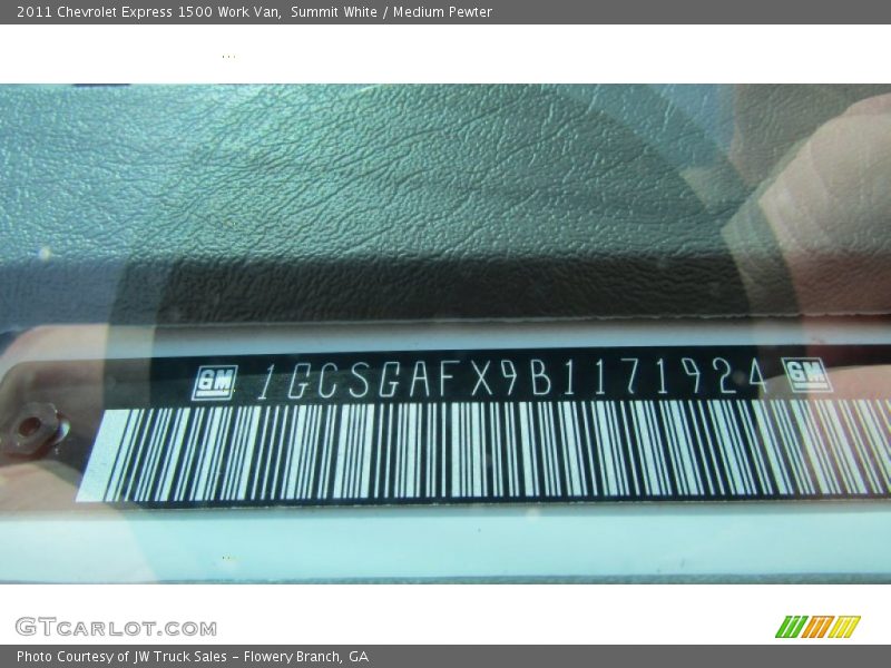 Summit White / Medium Pewter 2011 Chevrolet Express 1500 Work Van
