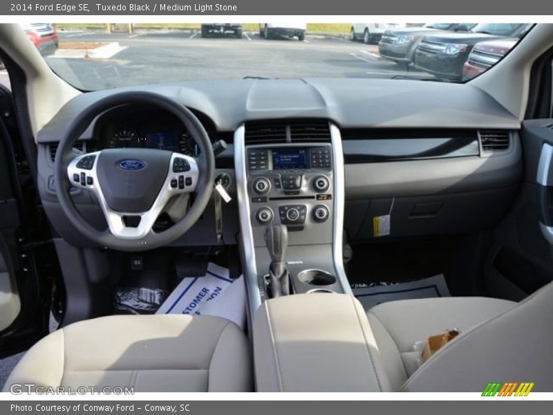 Tuxedo Black / Medium Light Stone 2014 Ford Edge SE