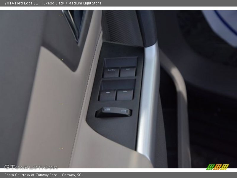 Tuxedo Black / Medium Light Stone 2014 Ford Edge SE