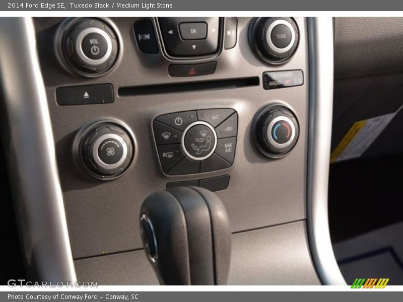 Tuxedo Black / Medium Light Stone 2014 Ford Edge SE