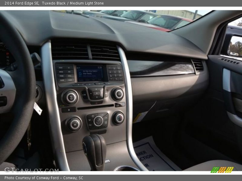 Tuxedo Black / Medium Light Stone 2014 Ford Edge SE