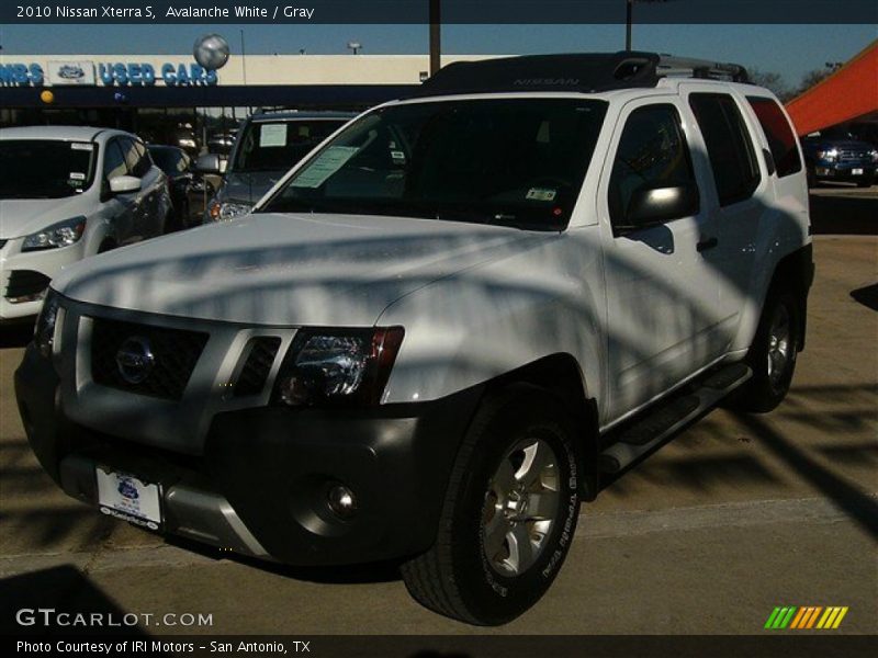 Avalanche White / Gray 2010 Nissan Xterra S