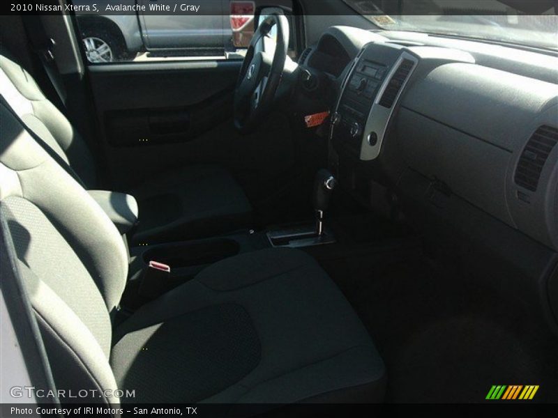 Avalanche White / Gray 2010 Nissan Xterra S
