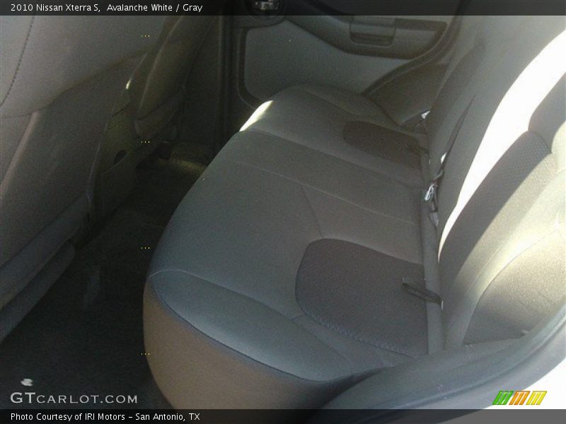 Avalanche White / Gray 2010 Nissan Xterra S