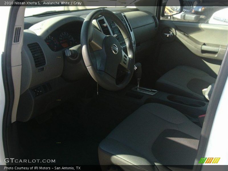 Avalanche White / Gray 2010 Nissan Xterra S