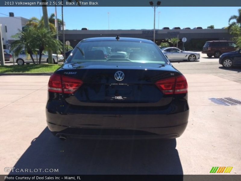 Black / Titan Black 2013 Volkswagen Passat 2.5L SE