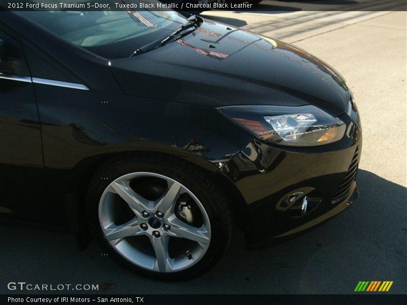 Tuxedo Black Metallic / Charcoal Black Leather 2012 Ford Focus Titanium 5-Door