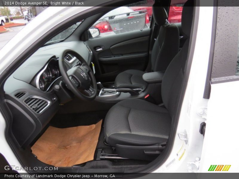 Bright White / Black 2014 Dodge Avenger SE