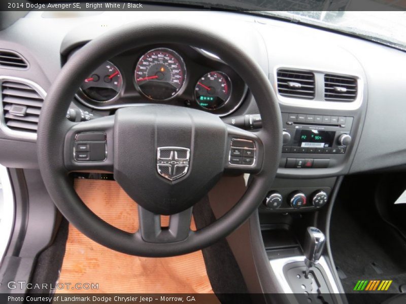 Bright White / Black 2014 Dodge Avenger SE