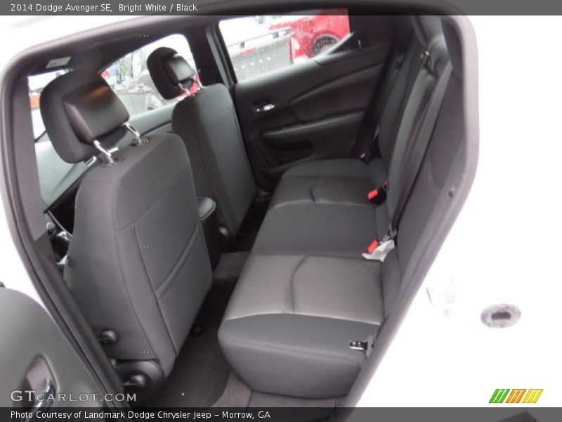 Bright White / Black 2014 Dodge Avenger SE