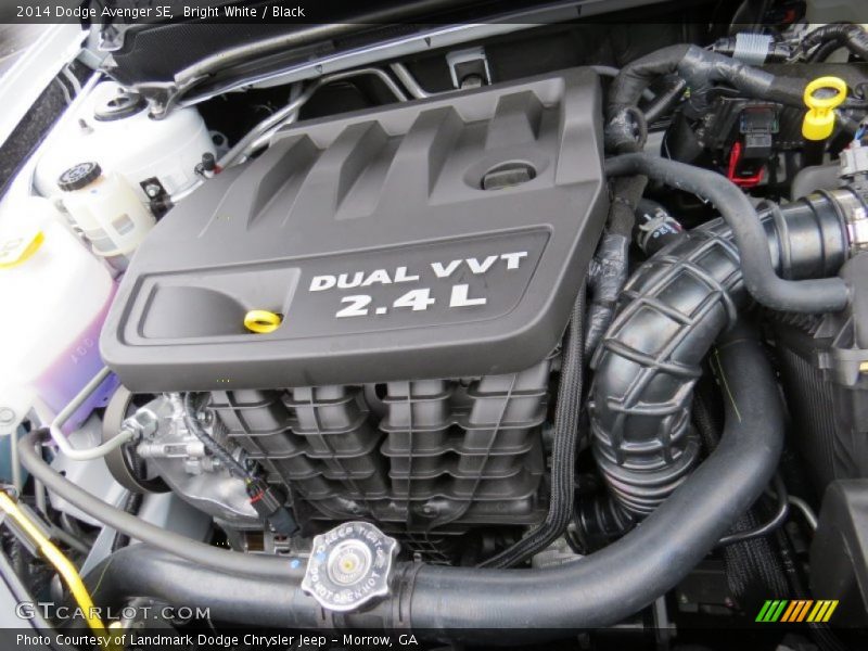 Bright White / Black 2014 Dodge Avenger SE