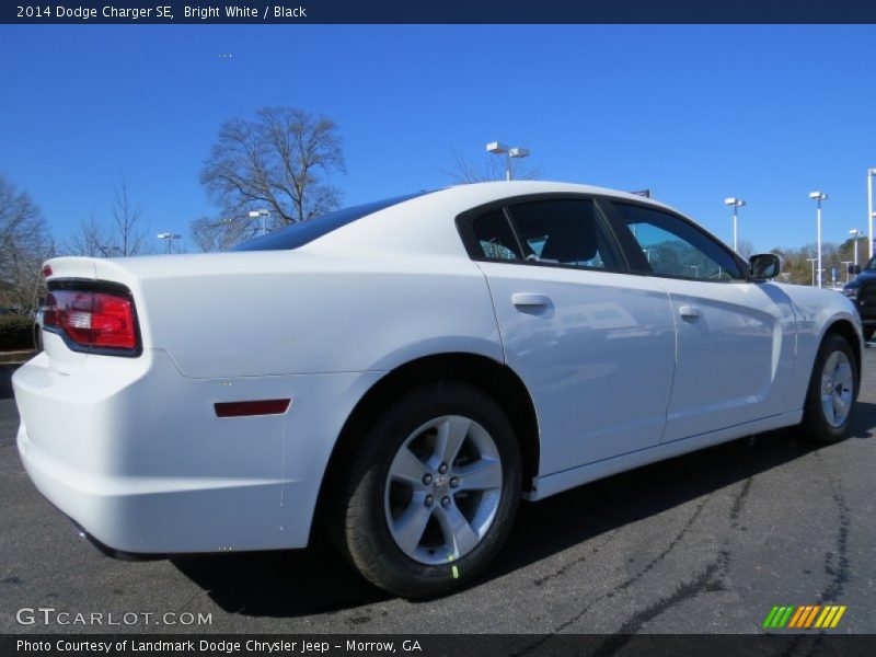 Bright White / Black 2014 Dodge Charger SE