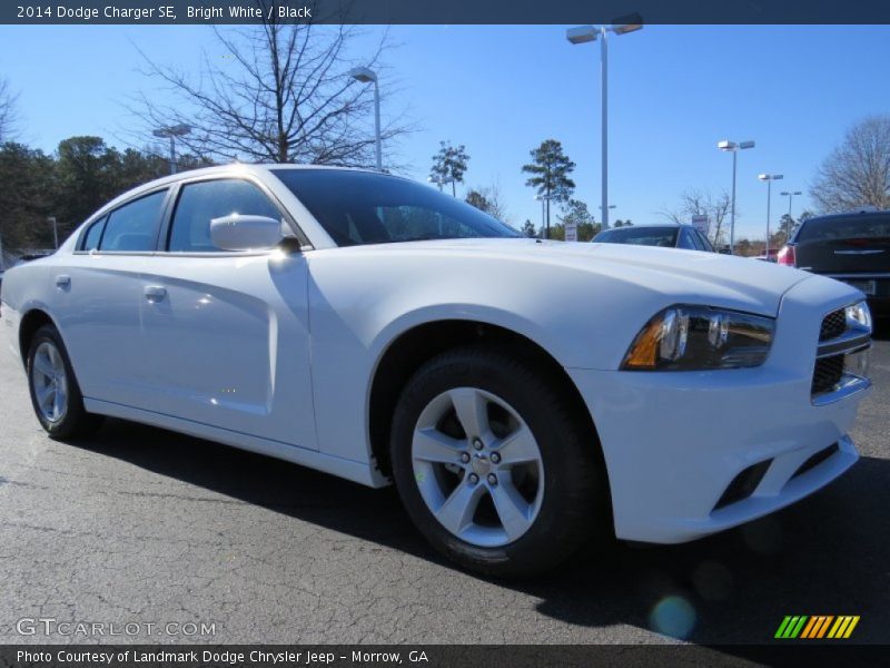 Bright White / Black 2014 Dodge Charger SE