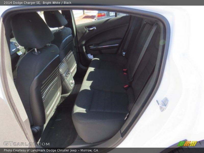 Bright White / Black 2014 Dodge Charger SE