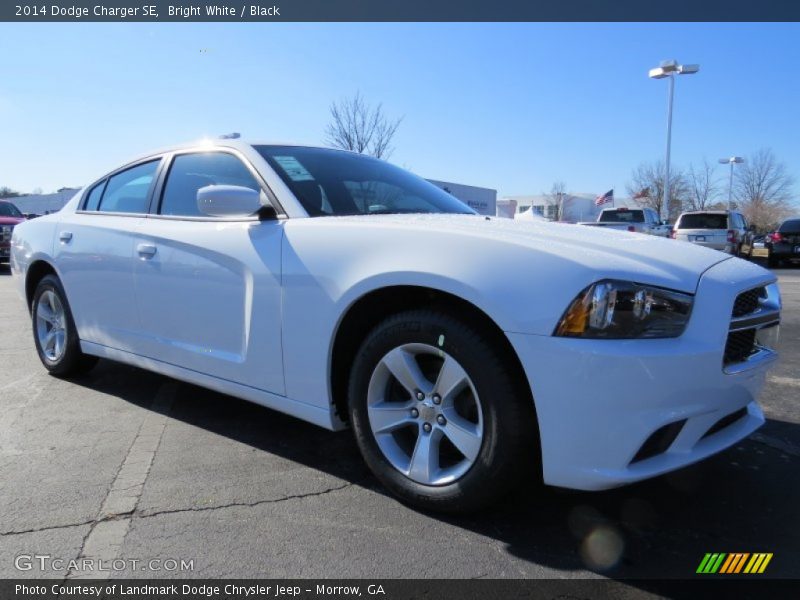 Bright White / Black 2014 Dodge Charger SE