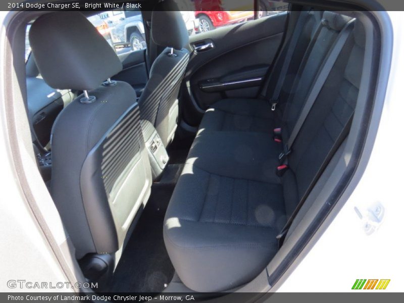 Bright White / Black 2014 Dodge Charger SE