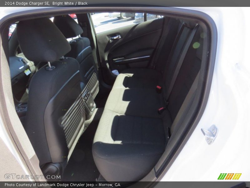 Bright White / Black 2014 Dodge Charger SE